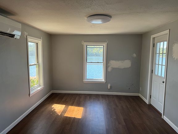 3rd image of 218 S Quinsigamond Ave #R