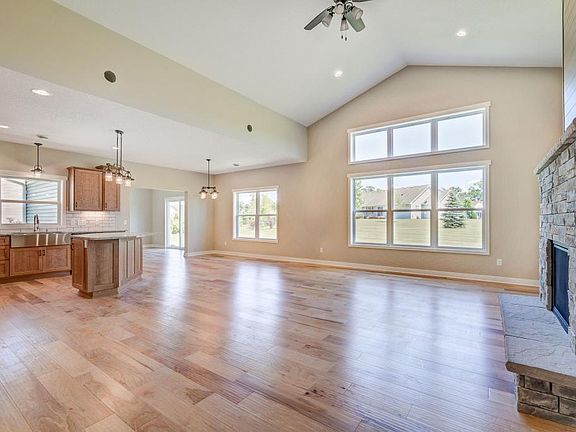 2nd image of 38231 Everett Ave