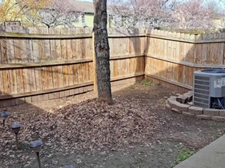 4411 Log Cabin Dr — Photo 3
