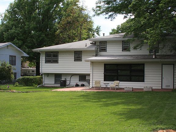 2nd image of 303 Sherry Dr