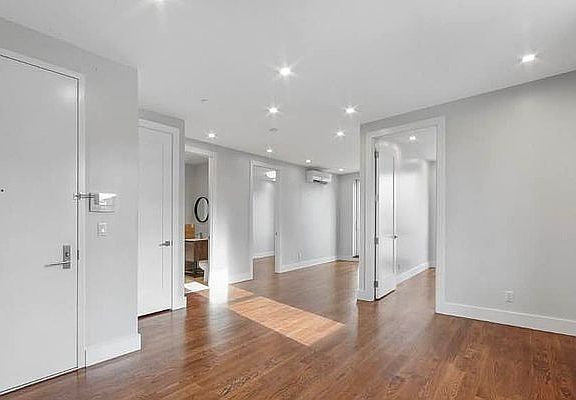 2nd image of 776 Franklin Ave #2D