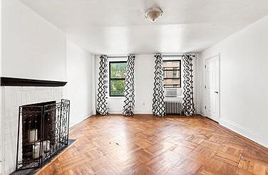 2nd image of 120 Waverly Pl APT 4F