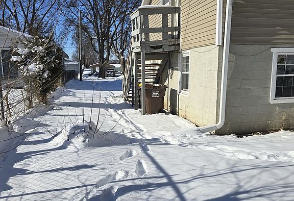 2nd image of 2916 Sewell St APT 2