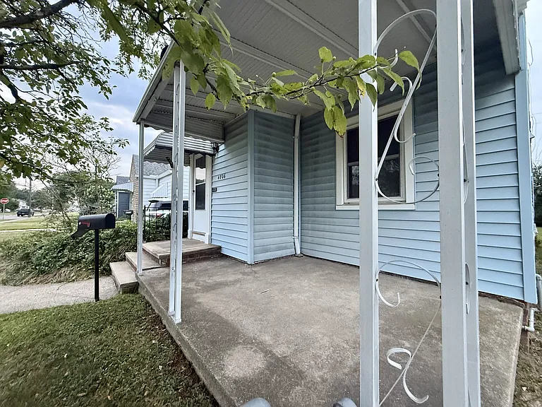 4706 Redfern Rd — Photo 55