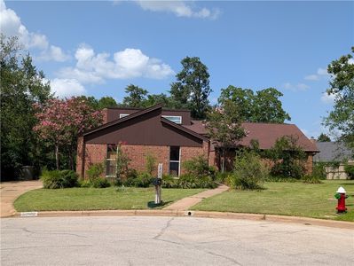 2500 Whispering Oaks Cir, Bryan, TX, 77802