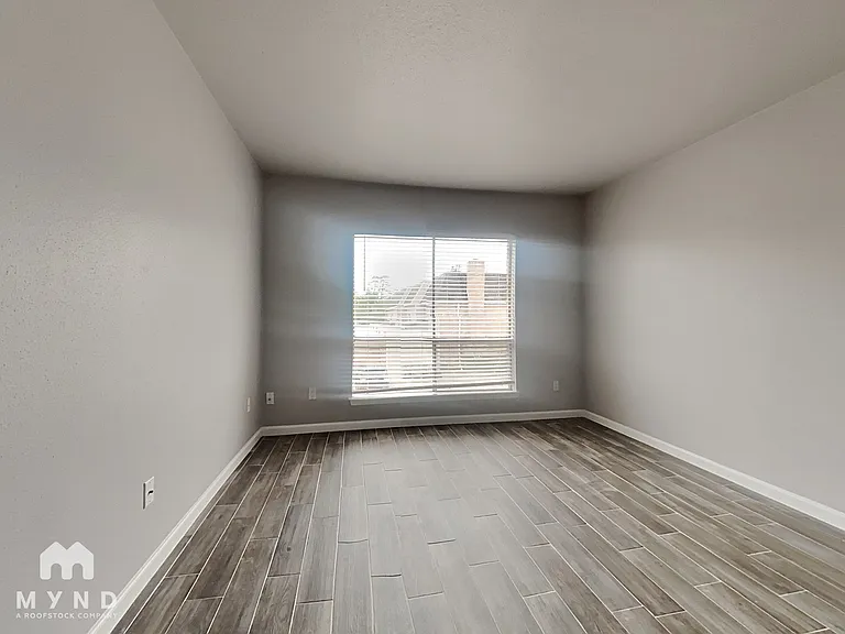 2230 S Piney Point Rd #204 — Photo 8
