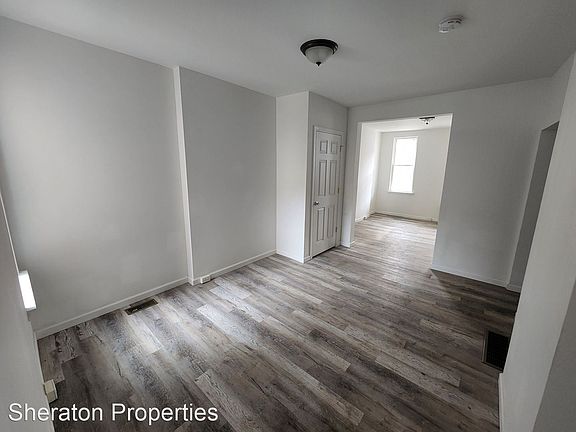 5th image of 1029 N Lombard St