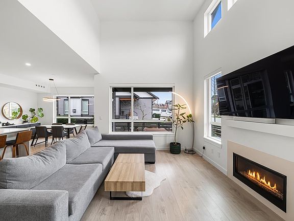 3rd image of 4306A Cormorant Way