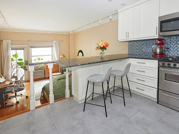 4th image of 211 Thompson St APT 2D