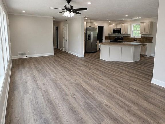 4th image of 3060 W Sunrise Dr