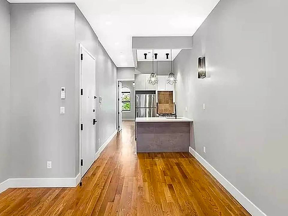 1st image of 315 Menahan St APT 2R