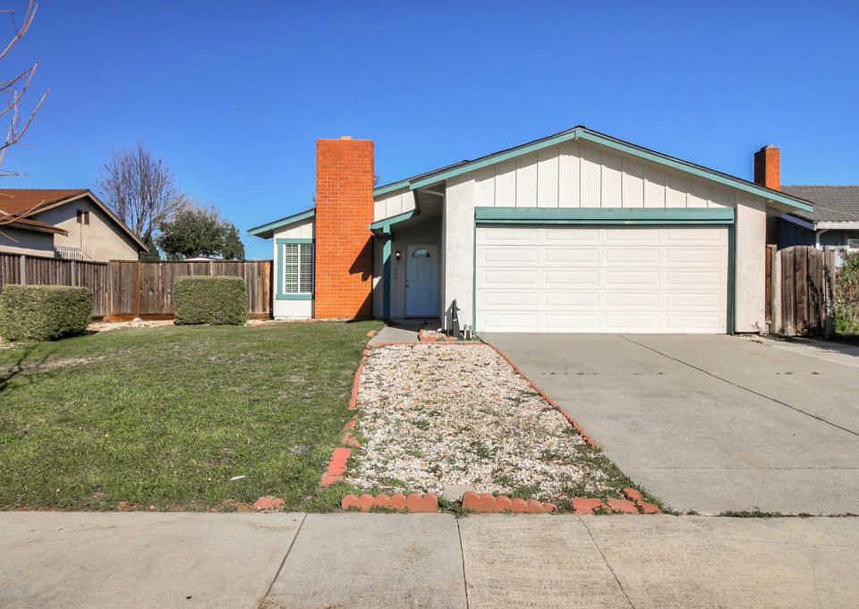 1st image of 1243 Shoreland Dr