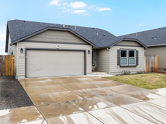 2nd image of 3613 Carnelian St