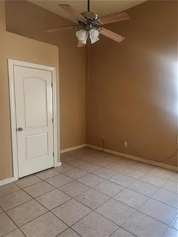 1614 Louisa St — Photo 4