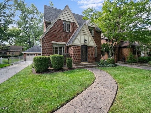 2nd image of 2823 Goddard Rd