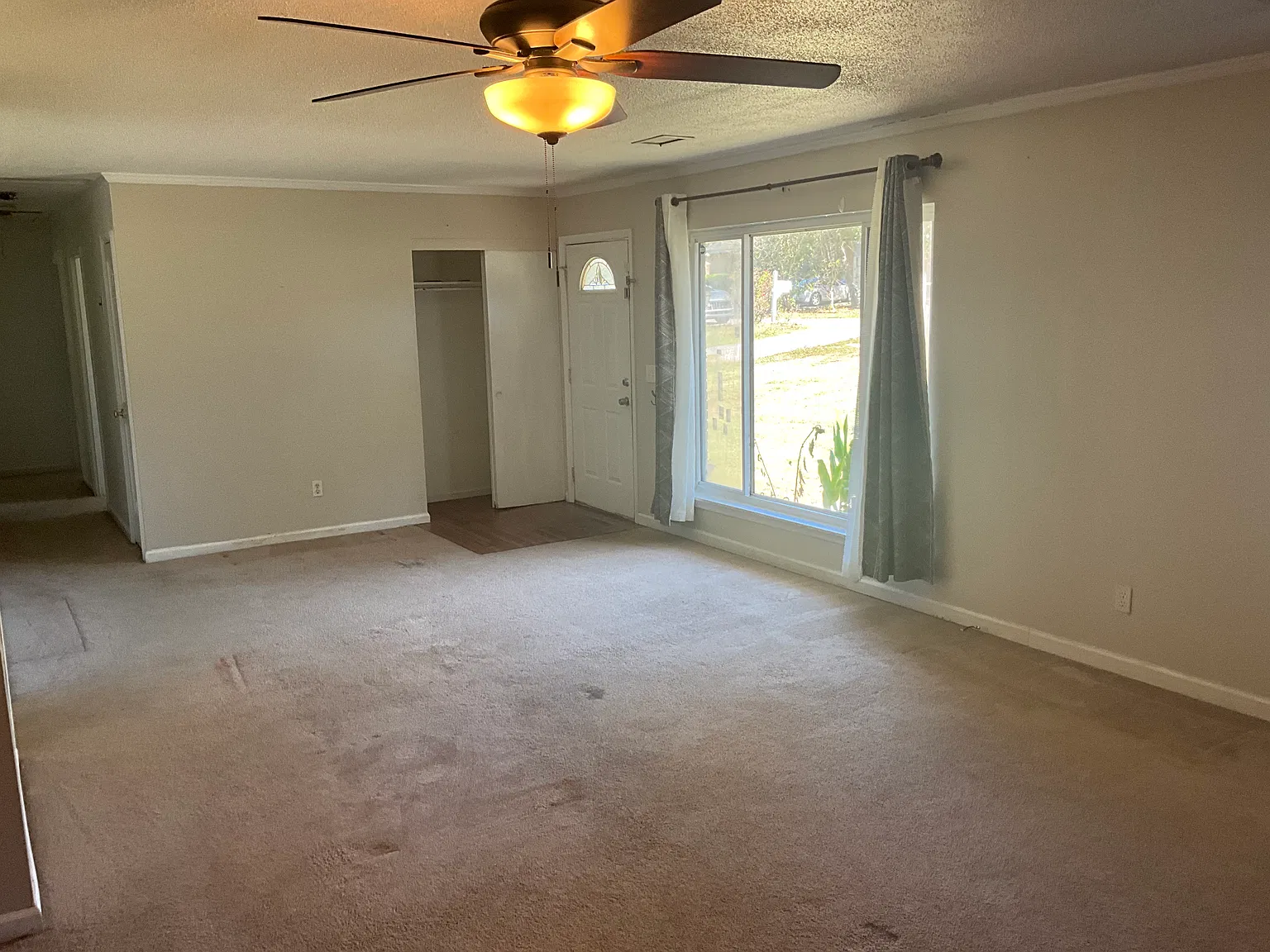 3 bed, 1025 sqft, $1,350 — Photo 3