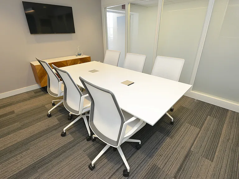 350 Queens Quay W — Photo 15