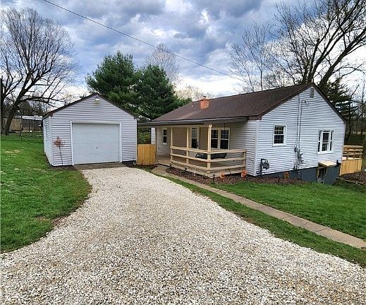 3rd image of 6008 Fairdale Dr