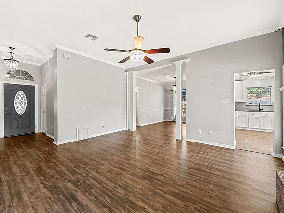 3rd image of 5208 Waterford Ct