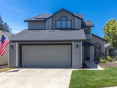 9152 N Woodlawn Dr, Fresno, CA, 93720
