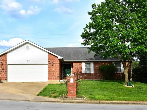 1821 Sandstone Dr, Rolla, MO 65401