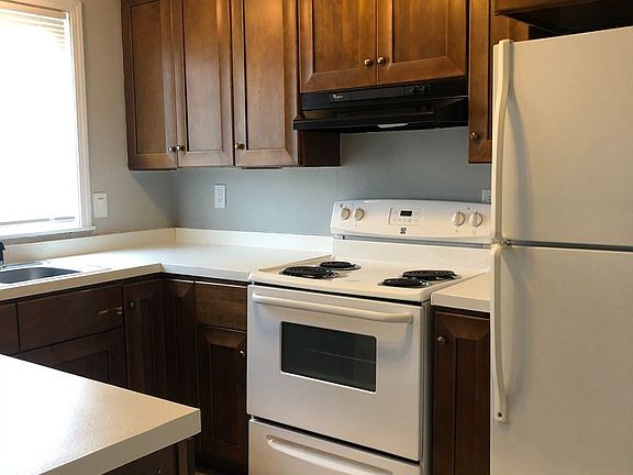 4th image of 101 Tacoma Blvd N Unit 8