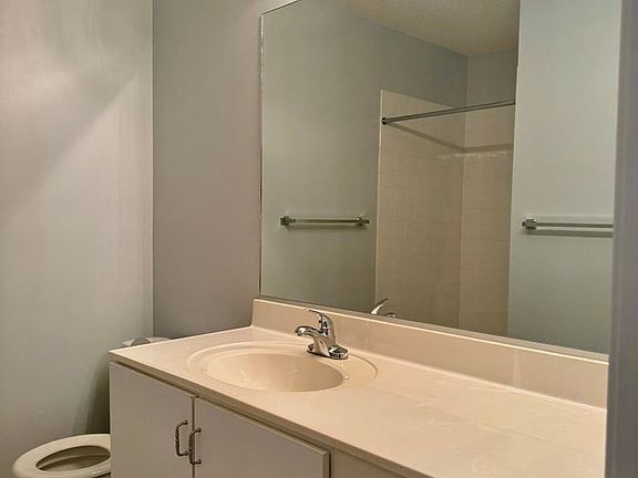 4th image of 705 Settlement Dr