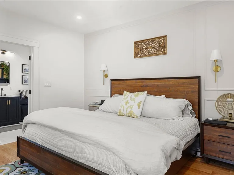 4 Fairlee St — Photo 10