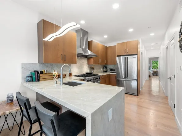 187 London St #3, Boston, MA 02128