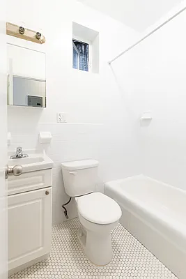 Rented by City Connections Realty | media 11