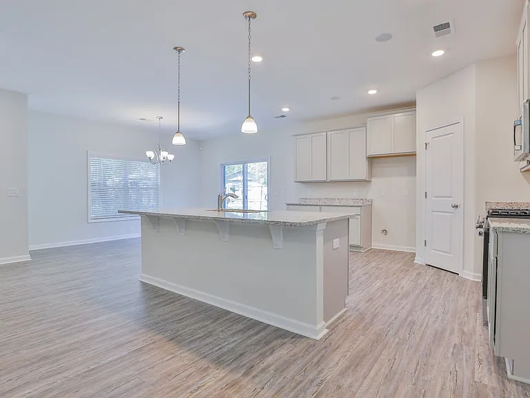 764 Shull St — Photo 10