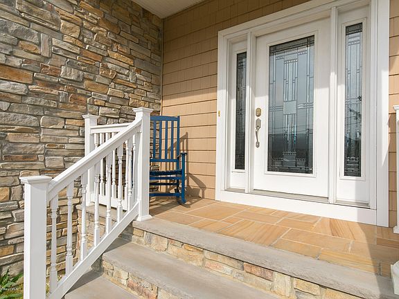 2nd image of 1658 W End Dr