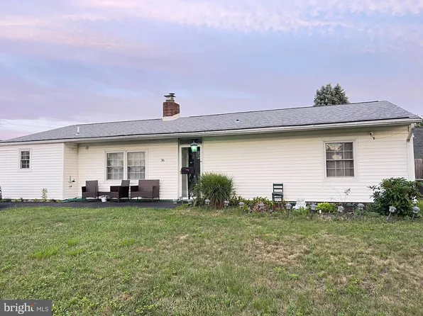 36 Elm Ln, Levittown, PA 19054