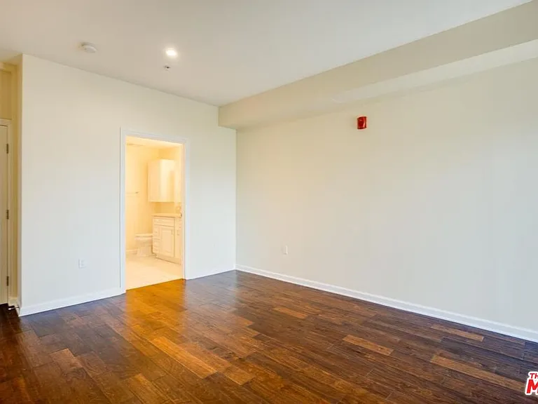 155 S Oxford Ave #506 — Photo 14