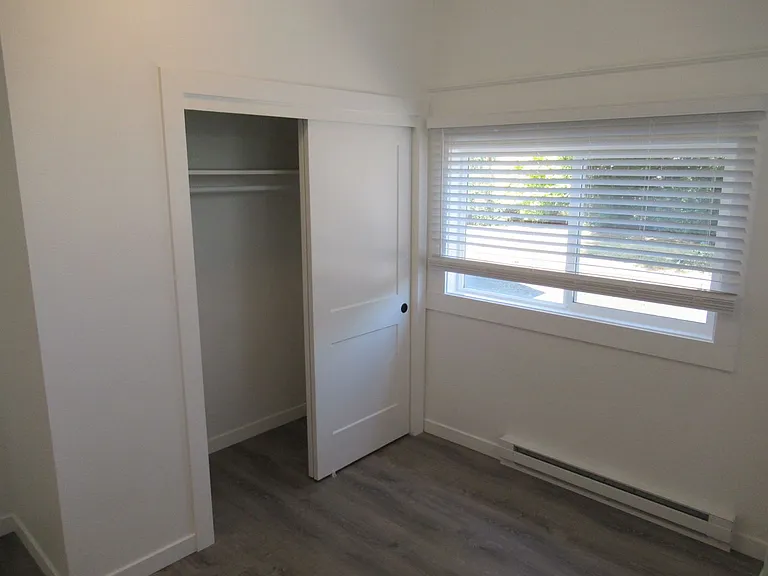 1385 Hines St SE #C — Photo 9