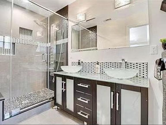 5th image of 21529 Birch Hill Dr