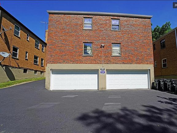 2nd image of 3069 Glenmore Ave #2