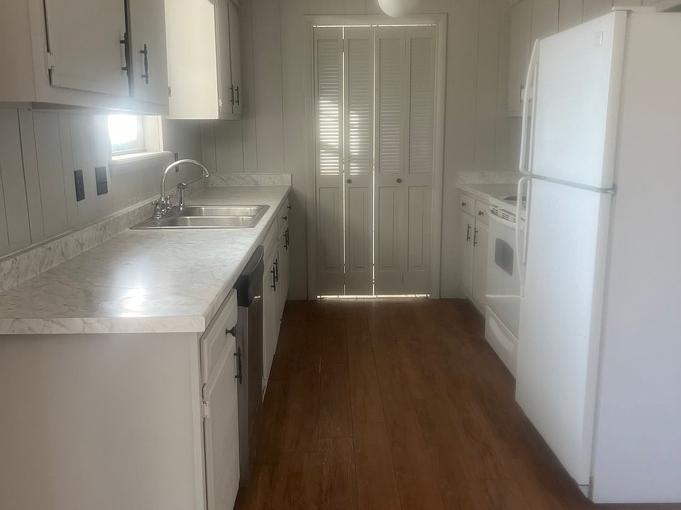 1st image of 1518 W Gum St