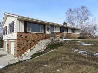 N64W28278 Hawthorne Rd, Hartland, WI 53029