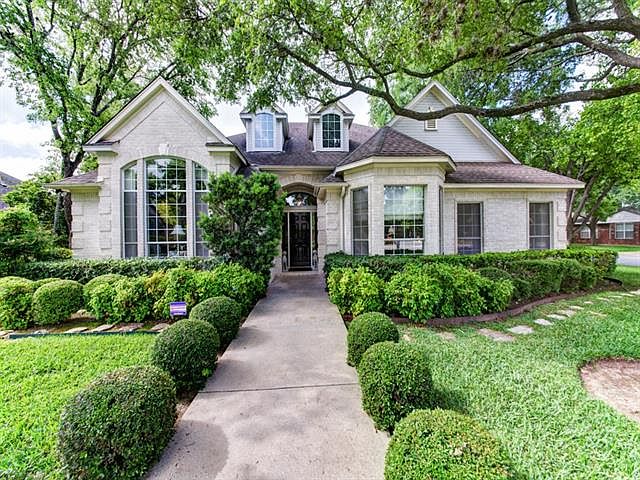 1st image of 10203 Pinehurst Dr