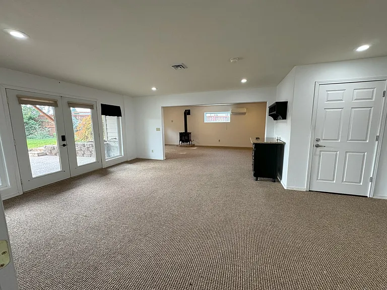 402 Sunridge Ave — Photo 9