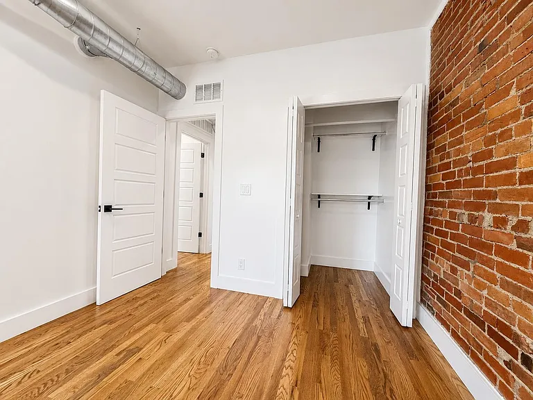 3143 Trumbull St #301 — Photo 6