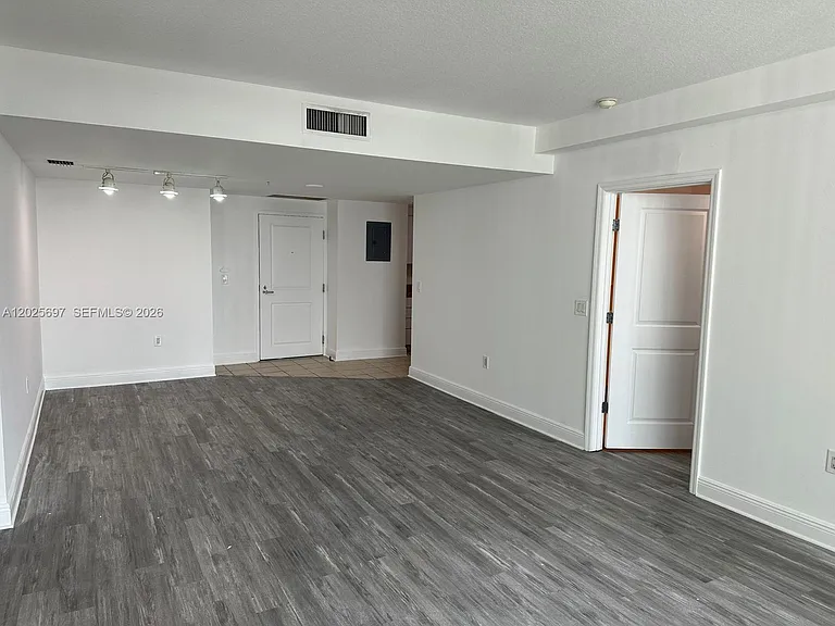 1250 S Miami Ave #1303 — Photo 5
