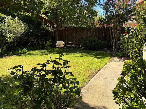 4th image of 4047 Coldwater Dr