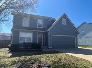 917 E Pumpkin Ridge St, Gardner, KS 66030