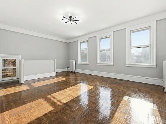 2nd image of 40 Bayview Ave Floor 2