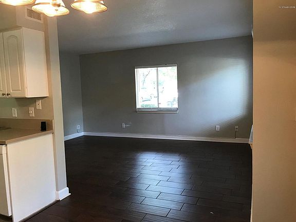 4th image of 1800 Park Ave APT 461