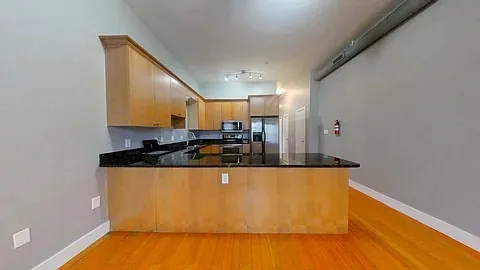 2 bed, 938 sqft, $1,600 — Photo 3