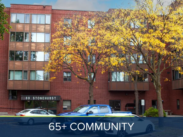 89 Stonehurst Ave #211, Ottawa, ON K1Y 4R6