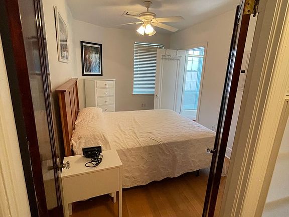 3rd image of 4761 Liberty Ave #10